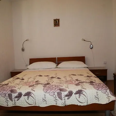 Apartments By The Sea Milna, Hvar - 12244 Apartment *