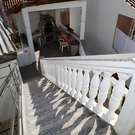 Apartments By The Sea Milna, Hvar - 12244 Apartment *